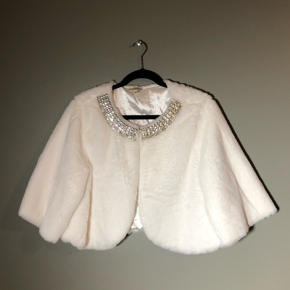 Haani Faux Fur White Rhinestone Cape Jacket NWOT